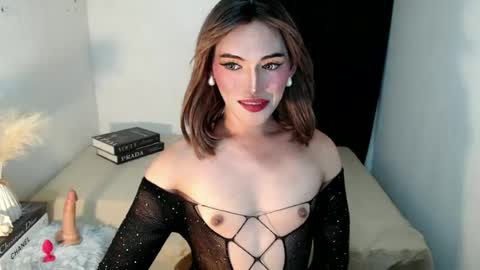 Snapshot of yournaughtykendal chatting on 05/14/26, 01:23 TIFFANY SUCKING QUEEN online show from 05/14/26, 01:23