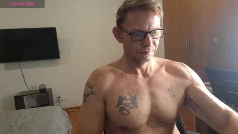 Ellie and Wesley online show from 12/15/25, 06:23