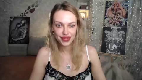Snapshot of yournickyadamidi chatting on 06/11/26, 12:32 Nicky online show from 06/11/26, 12:32