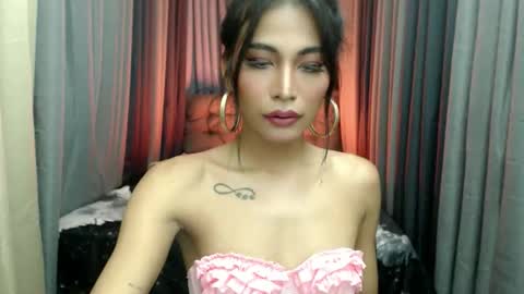 yourprettybella_ts online show from 10/31/25, 05:14