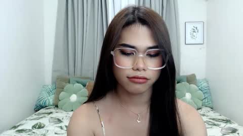 yourprettyblythe_ts online show from 01/10/26, 08:49