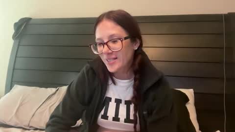 yourstrulylivy online show from 09/18/25, 04:20