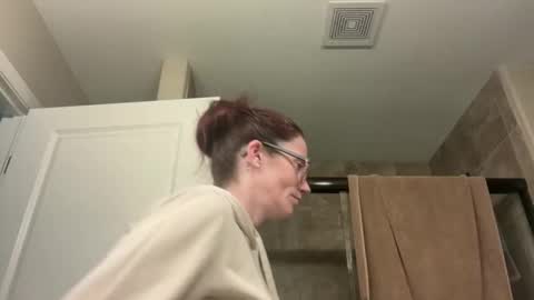 yourstrulylivy online show from 09/30/25, 04:01