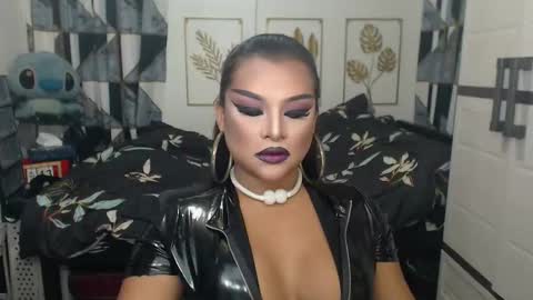 Snapshot of yourtrannyqueenxxx chatting on 09/12/25, 10:21 Anastacia Grey online show from 09/12/25, 10:21