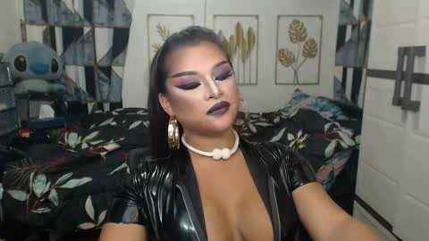 Snapshot of yourtrannyqueenxxx chatting on 09/17/25, 11:17 Anastacia Grey online show from 09/17/25, 11:17