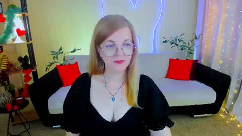 Snapshot of youruniverser chatting on 07/14/26, 10:32 Alice online show from 07/14/26, 10:32