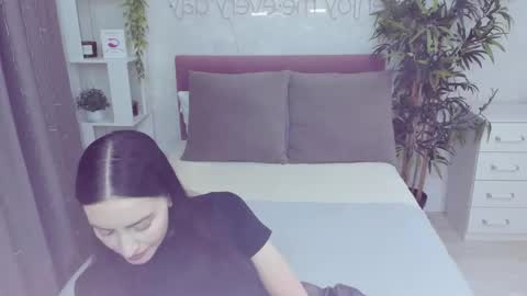 Snapshot of youteacherx chatting on 11/16/25, 06:57 Helen online show from 11/16/25, 06:57