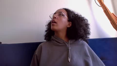 elizabeth  ju   online show from 12/08/24, 07:00