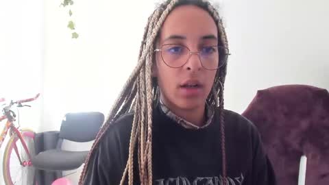 elizabeth  ju   online show from 01/27/25, 10:06