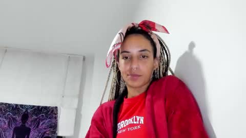 elizabeth  ju   online show from 01/30/25, 01:33