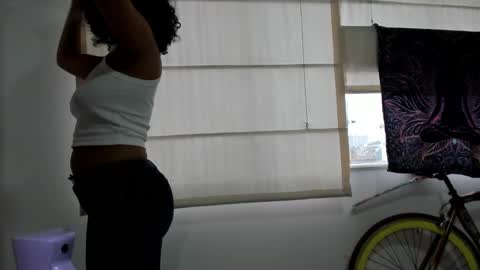 elizabeth  ju   online show from 02/06/25, 10:00