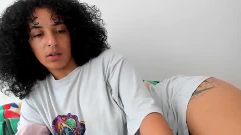 elizabeth  ju   online show from 02/17/25, 05:21