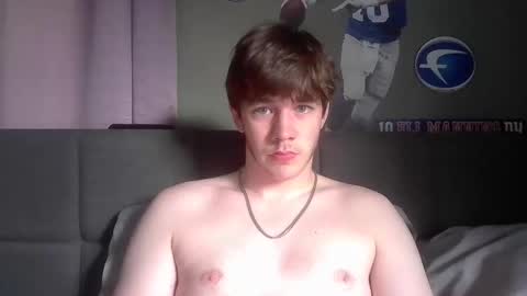 Snapshot of yp05 chatting on 10/26/25, 01:28 YoungPhysique05 online show from 10/26/25, 01:28