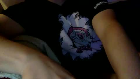 Snapshot of yque2 chatting on 12/28/24, 08:48 yque online show from 12/28/24, 08:48