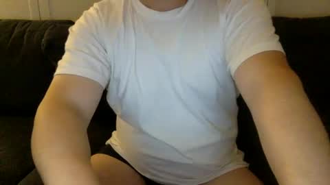 Snapshot of yque2 chatting on 09/19/25, 04:03 yque online show from 09/19/25, 04:03