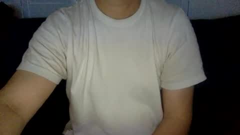 Snapshot of yque2 chatting on 12/14/25, 03:50 yque online show from 12/14/25, 03:50