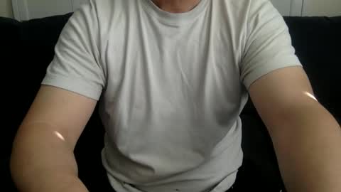 Snapshot of yque2 chatting on 01/15/26, 08:12 yque online show from 01/15/26, 08:12