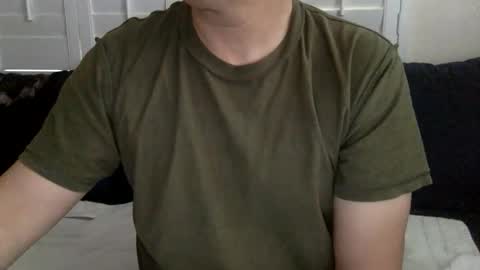 Snapshot of yque2 chatting on 02/19/26, 03:30 yque online show from 02/19/26, 03:30