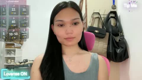 Snapshot of yrdrmgrl_jennie26 chatting on 04/22/26, 10:00 yrdrmgrl_jennie26 online show from 04/22/26, 10:00