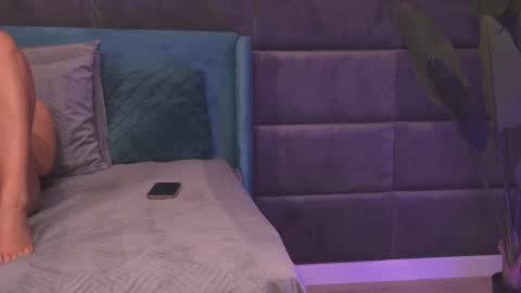 Foxie online show from 09/19/25, 06:04