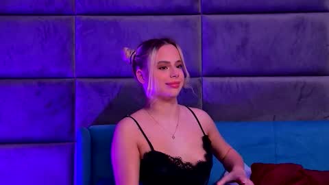 Foxie online show from 12/15/25, 02:54