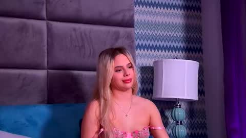 Foxie online show from 12/21/25, 04:36