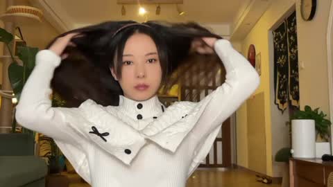 Snapshot of yuanlili chatting on 11/05/25, 02:33 lili online show from 11/05/25, 02:33