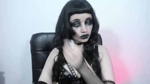 Yue Eclipsa online show from 12/16/25, 02:49