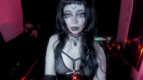 Yue Eclipsa online show from 05/05/26, 04:42