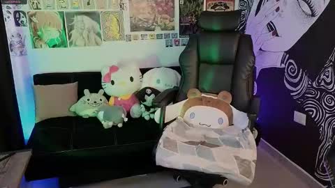    rawr   Anne Independent model      online show from 11/09/25, 07:23