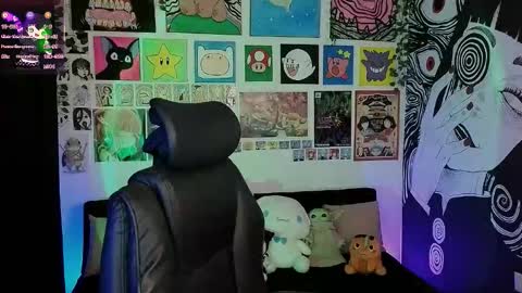    rawr   Anne Independent model      online show from 11/19/25, 01:16