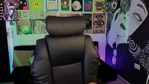    rawr   Anne Independent model      online show from 11/27/25, 06:32