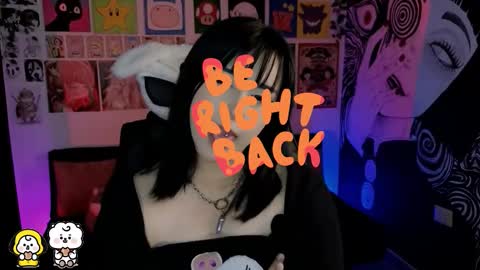    rawr   Anne Independent model      online show from 12/13/25, 09:20