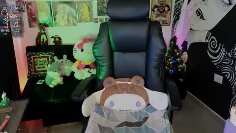    rawr   Anne Independent model      online show from 12/17/25, 04:57