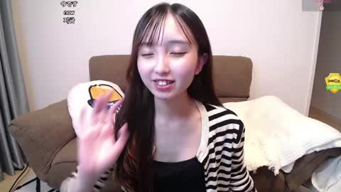 yui_x online show from 05/25/26, 10:54