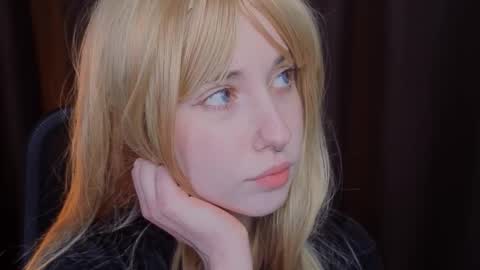 Misa online show from 11/09/25, 04:38