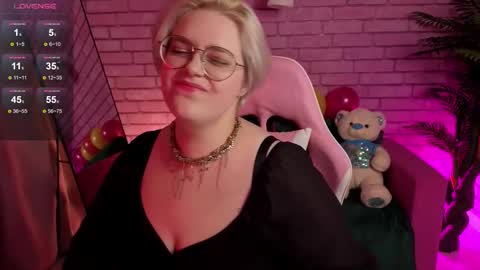 Yuki online show from 11/25/25, 12:16