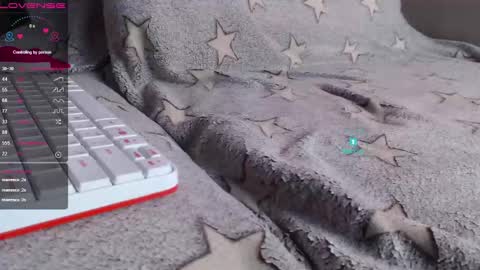 Snapshot of yuli_ya chatting on 12/14/24, 08:23 Sweet Pussy online show from 12/14/24, 08:23