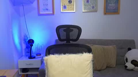 yulian_vasquez online show from 11/21/25, 12:26