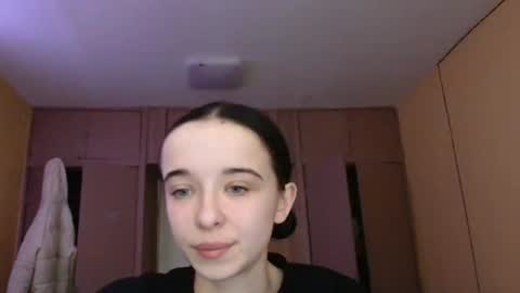 Yuliia online show from 11/22/25, 08:24