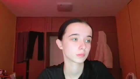 Yuliia online show from 12/18/25, 09:26