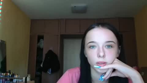Yuliia online show from 06/04/26, 07:47