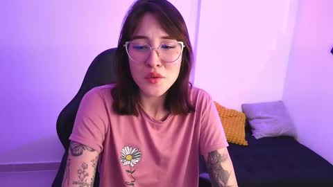 Yulienne online show from 11/20/25, 03:39