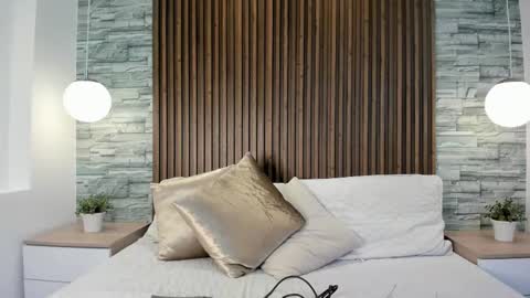 Snapshot of yulievans chatting on 01/18/25, 12:24 yulievans online show from 01/18/25, 12:24