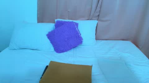 Snapshot of yulina_xue chatting on 03/08/25, 02:45 Yulina online show from 03/08/25, 02:45