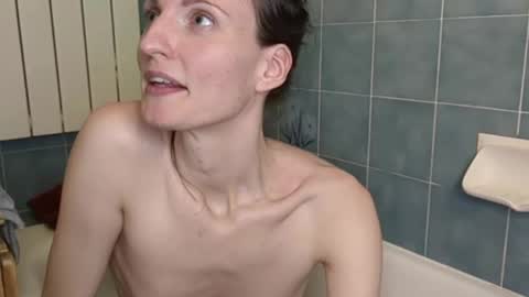 yulla dao online show from 02/14/25, 08:05