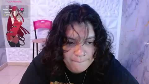 Snapshot of yumandsay chatting on 07/21/26, 02:41 Snowflake online show from 07/21/26, 02:41