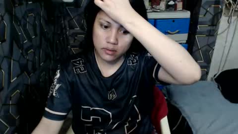 yumi online show from 11/03/25, 04:19