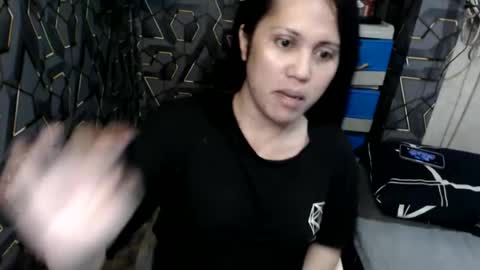 yumi online show from 11/24/25, 10:53