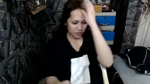 yumi online show from 01/13/26, 01:00